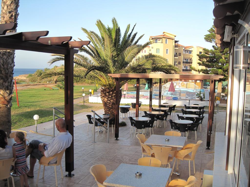Astreas Beach Hotel Apartments Protarász Kültér fotó