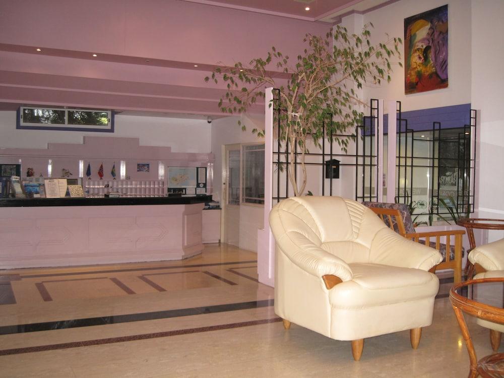 Astreas Beach Hotel Apartments Protarász Kültér fotó