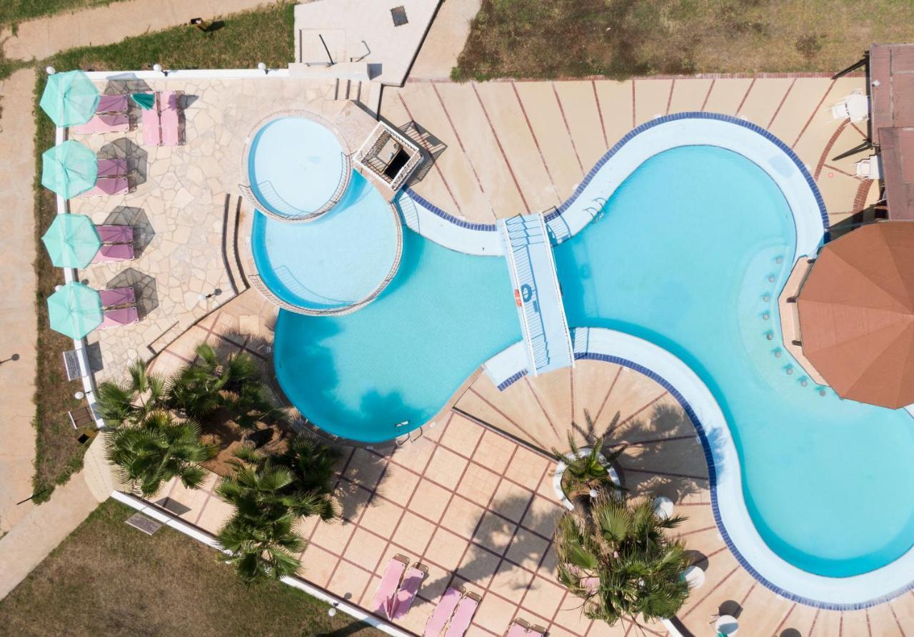 Astreas Beach Hotel Apartments Protarász Kültér fotó
