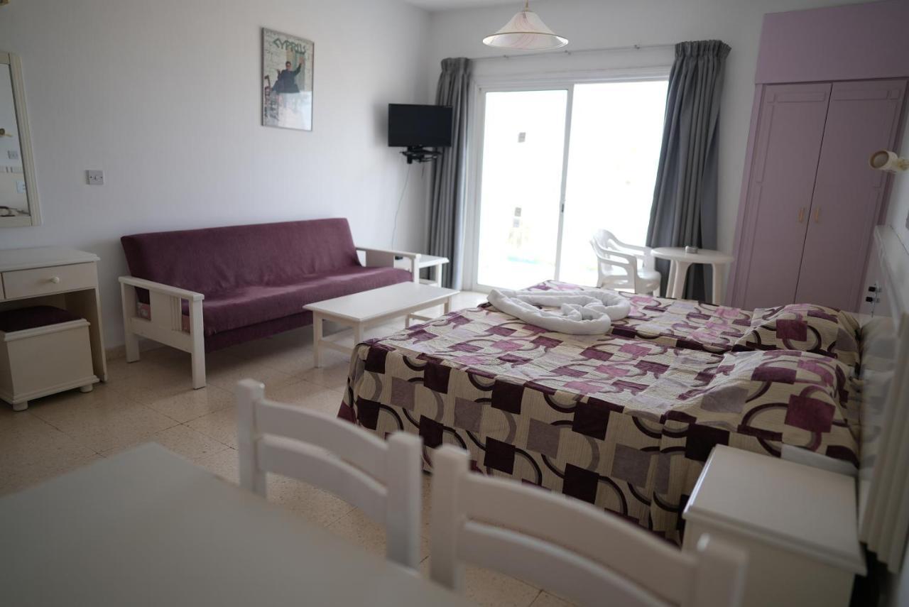 Astreas Beach Hotel Apartments Protarász Kültér fotó
