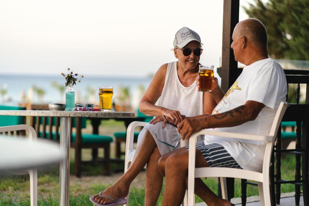 Astreas Beach Hotel Apartments Protarász Kültér fotó