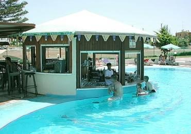 Astreas Beach Hotel Apartments Protarász Kültér fotó