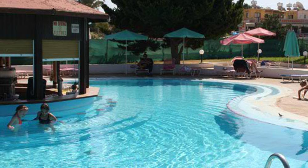 Astreas Beach Hotel Apartments Protarász Kültér fotó
